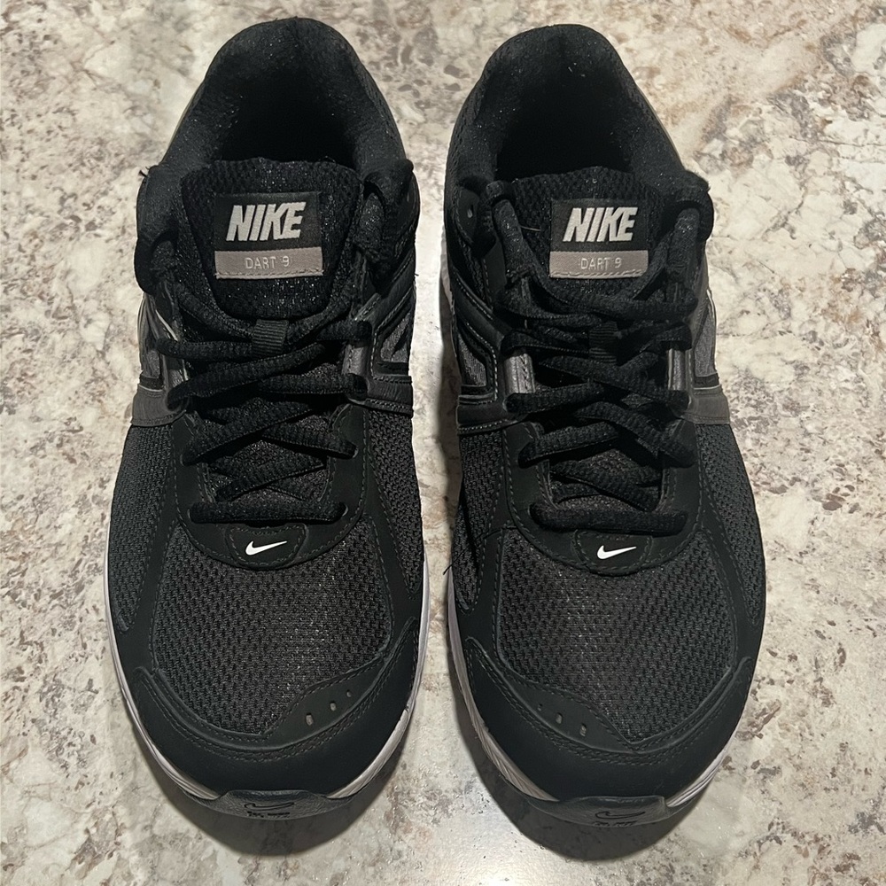 Nike Dart 9 Mens Size 9 Black White Athletic Running Gym Shoes Sneaker